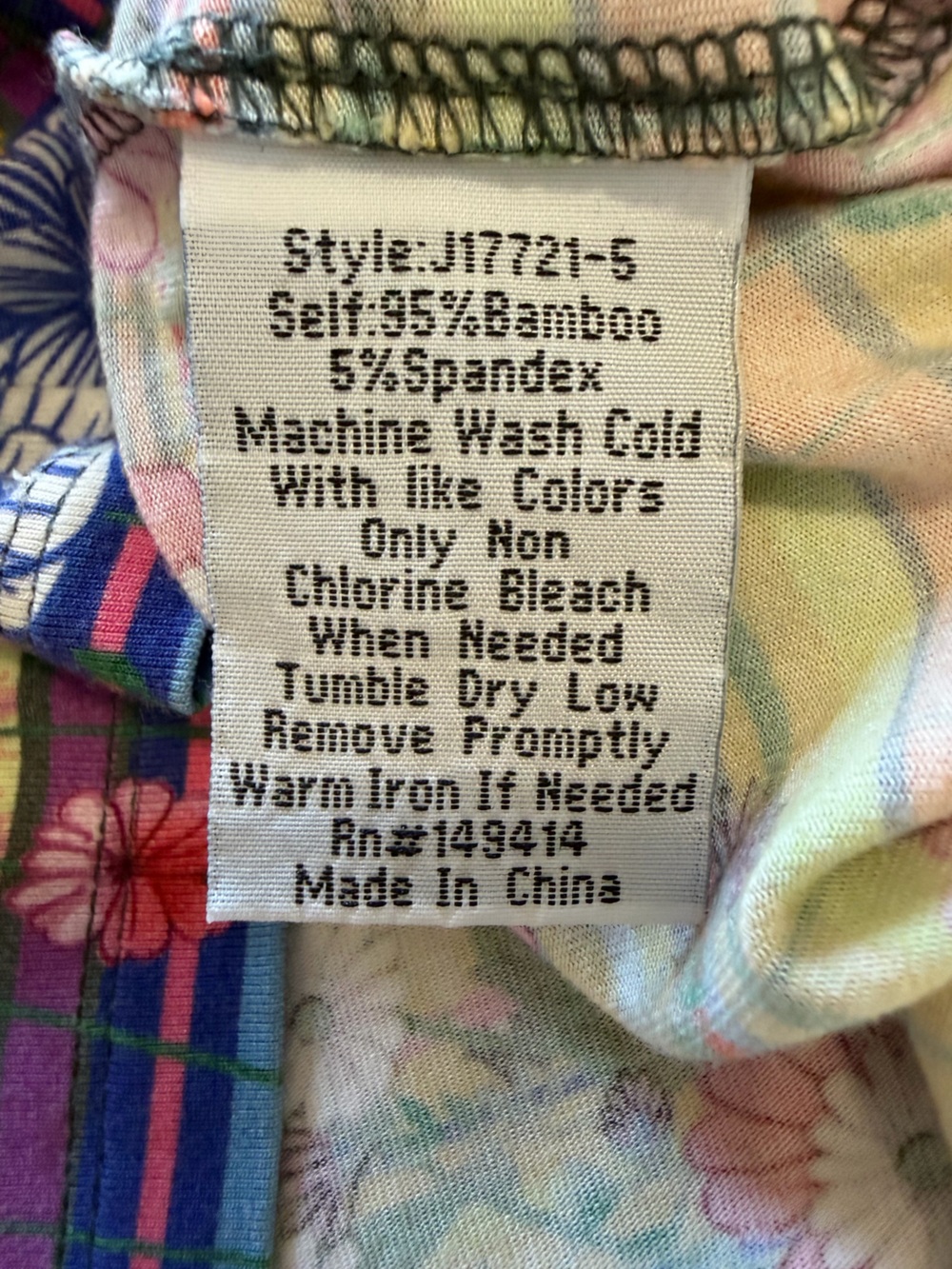 Johnny Was Naomi Favorite Border S/S V-neck Slim Tee - Picture 8 of 12